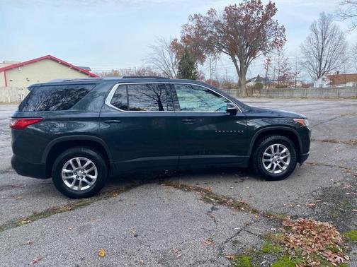 2018 Chevrolet Traverse LT Cloth