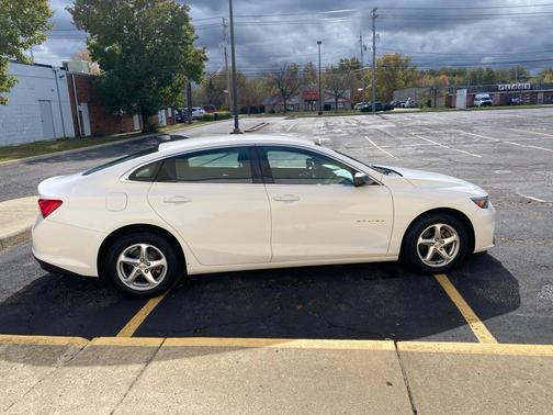 2017 Chevrolet Malibu 1LS