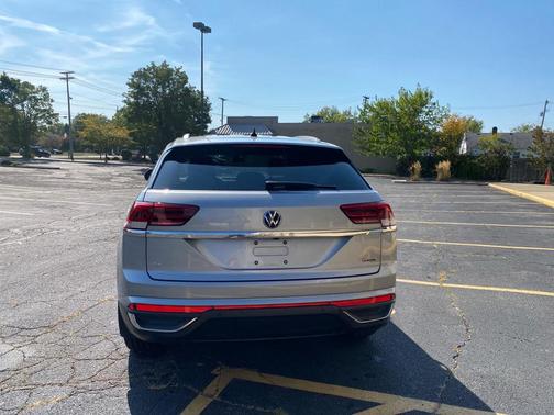 2021 Volkswagen Atlas Cross Sport 2.0T SE w/Technology 4MOTION