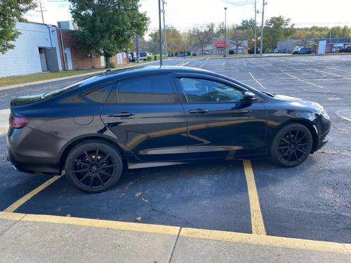 2016 Chrysler 200 S