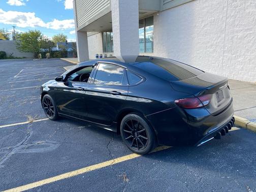 2016 Chrysler 200 S