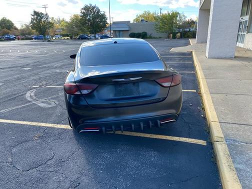 2016 Chrysler 200 S