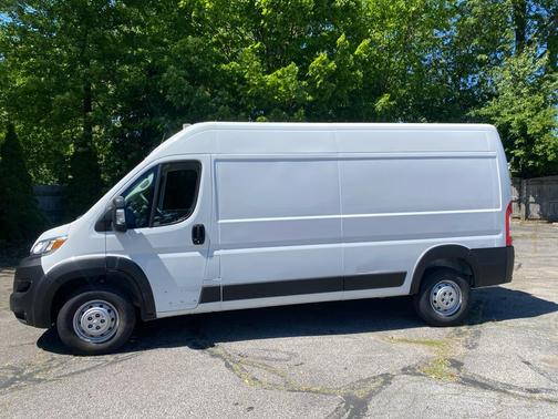 Bright White Clearcoat 2023 RAM ProMaster 2500 High Roof