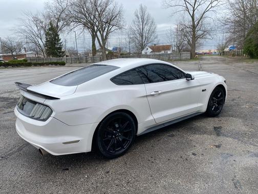 WHITE 2017 Ford Mustang GT
