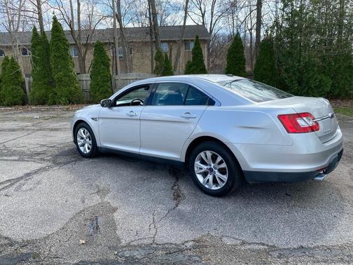 2010 Ford Taurus SEL