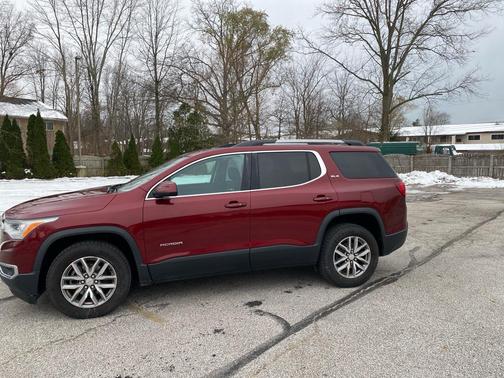 2017 GMC Acadia SLE-2