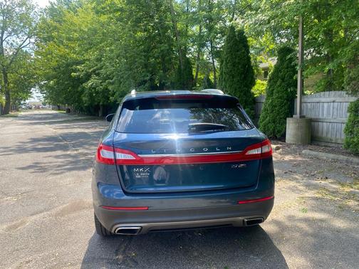 Allure Blue Metallic 2016 Lincoln MKX Reserve