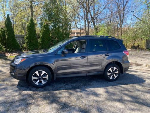 Dark Gray Metallic 2017 Subaru Forester 2.5i Premium