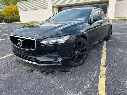 BLACK 2018 Volvo S90 T5 Momentum