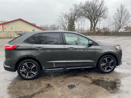 Magnetic Metallic 2019 Ford Edge ST