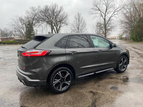 Magnetic Metallic 2019 Ford Edge ST