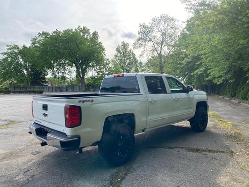 WHITE 2017 Chevrolet Silverado 1500 1LT