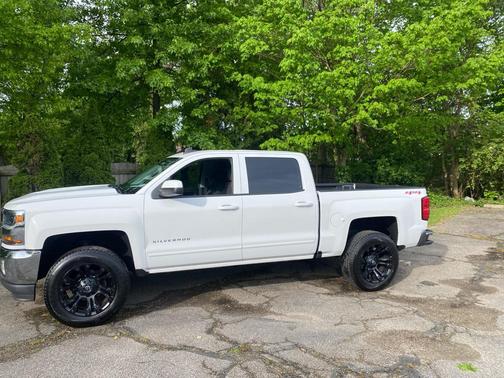 WHITE 2017 Chevrolet Silverado 1500 1LT