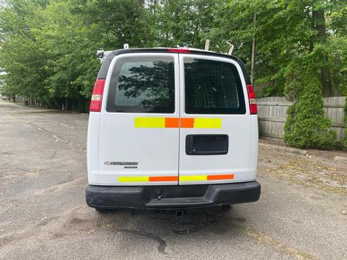 Summit White 2015 Chevrolet Express 2500 Work Van