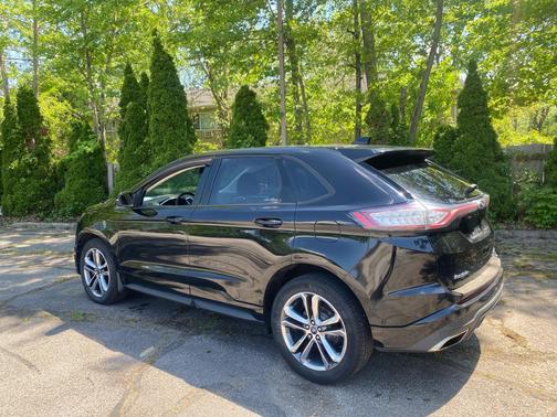 Ruby Red Metallic Tinted Clearcoat 2016 Ford Edge Sport