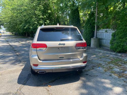 GOLD 2014 Jeep Grand Cherokee Summit