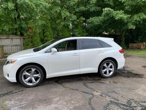 Blizzard Pearl 2013 Toyota Venza LE