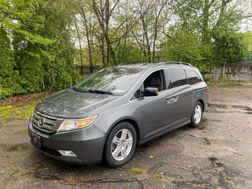 Alabaster Silver Metallic 2012 Honda Odyssey Touring