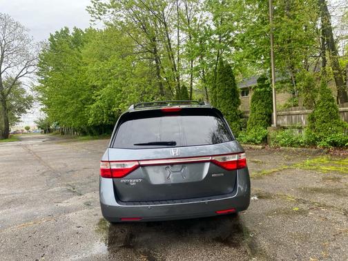 Alabaster Silver Metallic 2012 Honda Odyssey Touring