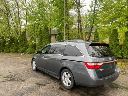 Alabaster Silver Metallic 2012 Honda Odyssey Touring