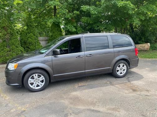 Granite Pearlcoat 2019 Dodge Grand Caravan SXT