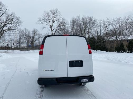 2022 Chevrolet Express 2500 RWD 2500 Regular Wheelbase WT