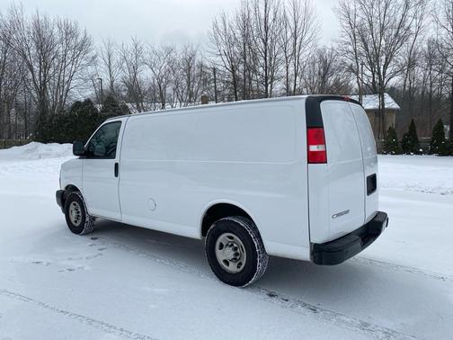 2022 Chevrolet Express 2500 RWD 2500 Regular Wheelbase WT