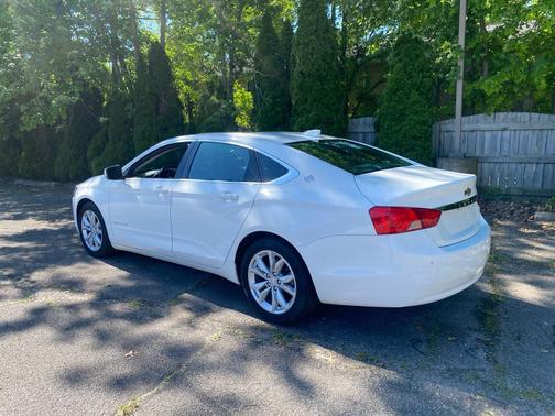 WHITE 2016 Chevrolet Impala LT