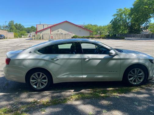 WHITE 2016 Chevrolet Impala LT