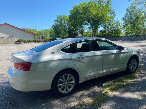 WHITE 2016 Chevrolet Impala LT