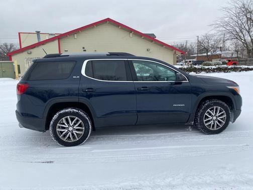 2017 GMC Acadia SLE-2
