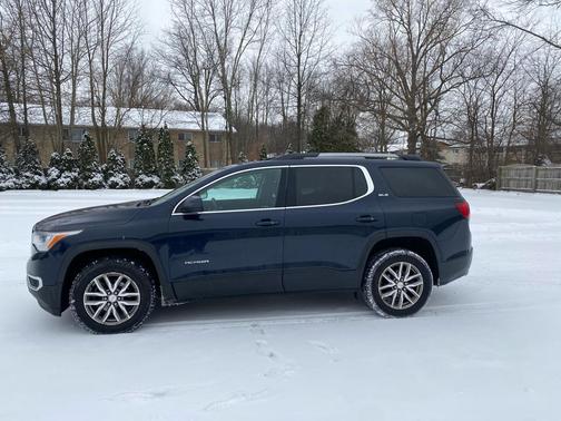 2017 GMC Acadia SLE-2