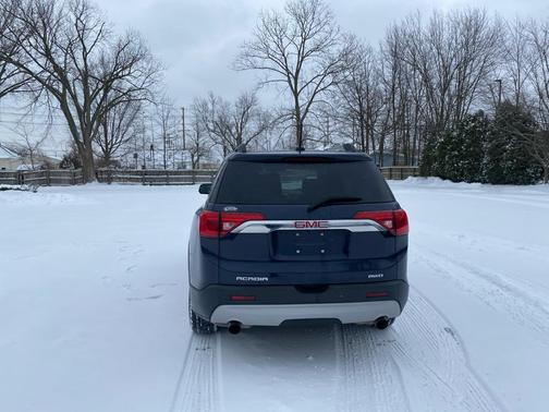 2017 GMC Acadia SLE-2