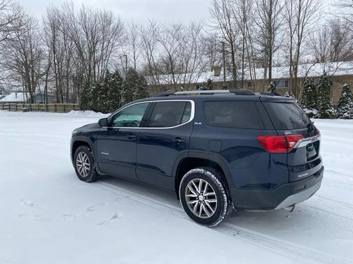 2017 GMC Acadia SLE-2