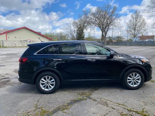 Ebony Black 2019 Kia Sorento LX