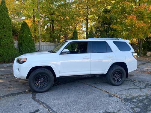 Super White 2016 Toyota 4Runner SR5 Premium