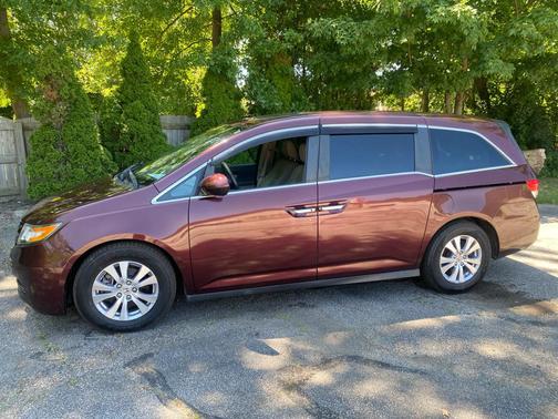 MAROON 2015 Honda Odyssey EX