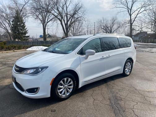 2018 Chrysler Pacifica Touring-L