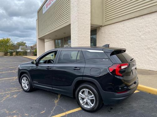 2023 GMC Terrain SLE