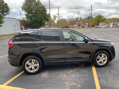2023 GMC Terrain SLE