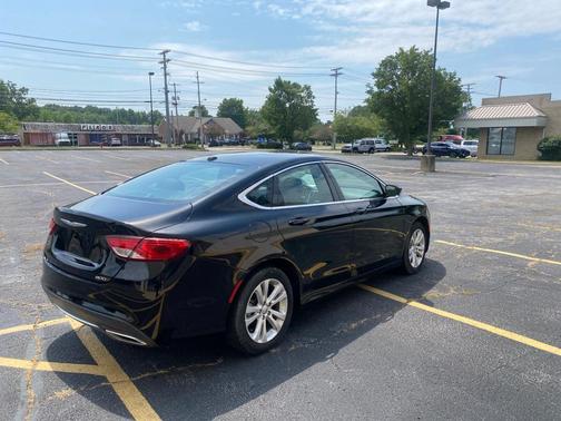 2016 Chrysler 200 Limited