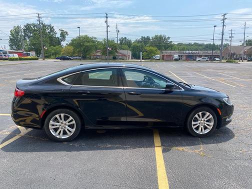2016 Chrysler 200 Limited