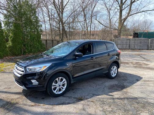 Agate Black Metallic 2019 Ford Escape SE