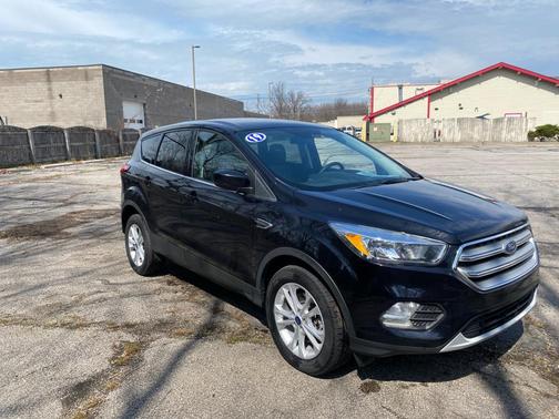 Agate Black Metallic 2019 Ford Escape SE