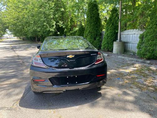Mosaic Black Metallic 2017 Chevrolet Volt LT
