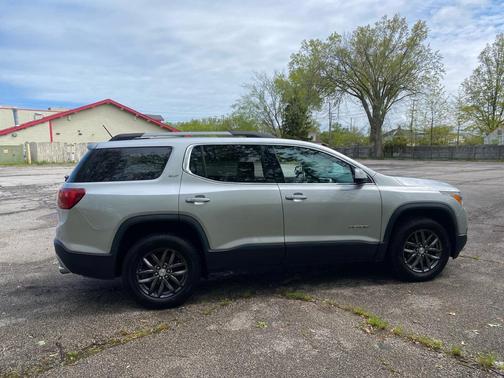 Quicksilver Metallic 2018 GMC Acadia SLT-1
