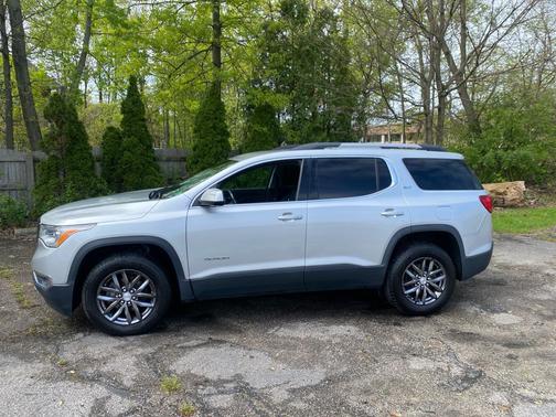 Quicksilver Metallic 2018 GMC Acadia SLT-1