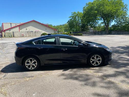 Mosaic Black Metallic 2017 Chevrolet Volt Premier