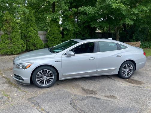 Quicksilver Metallic 2017 Buick LaCrosse Essence