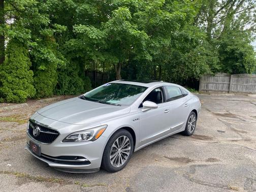 Quicksilver Metallic 2017 Buick LaCrosse Essence